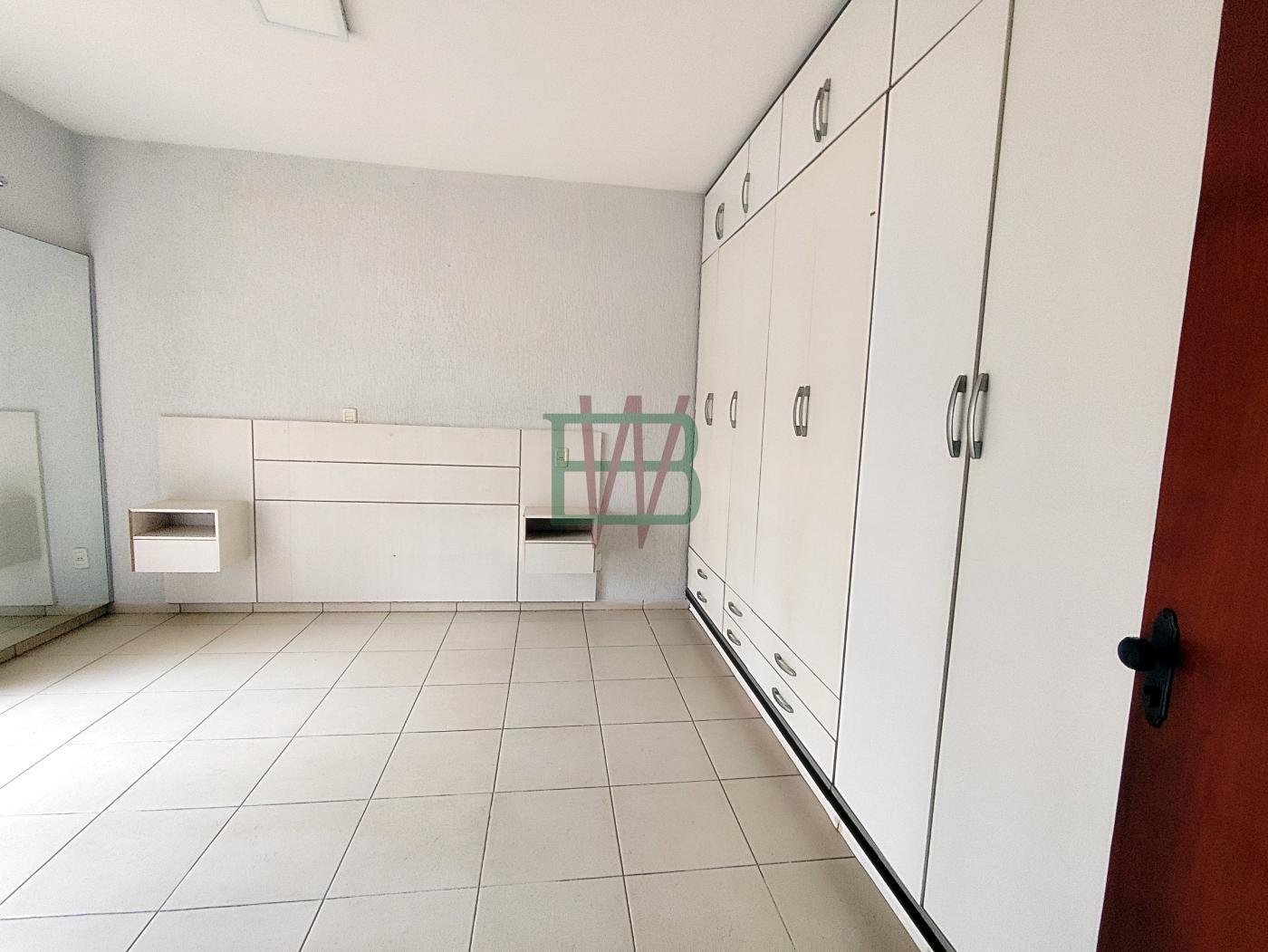 Casa à venda com 4 quartos, 600m² - Foto 34