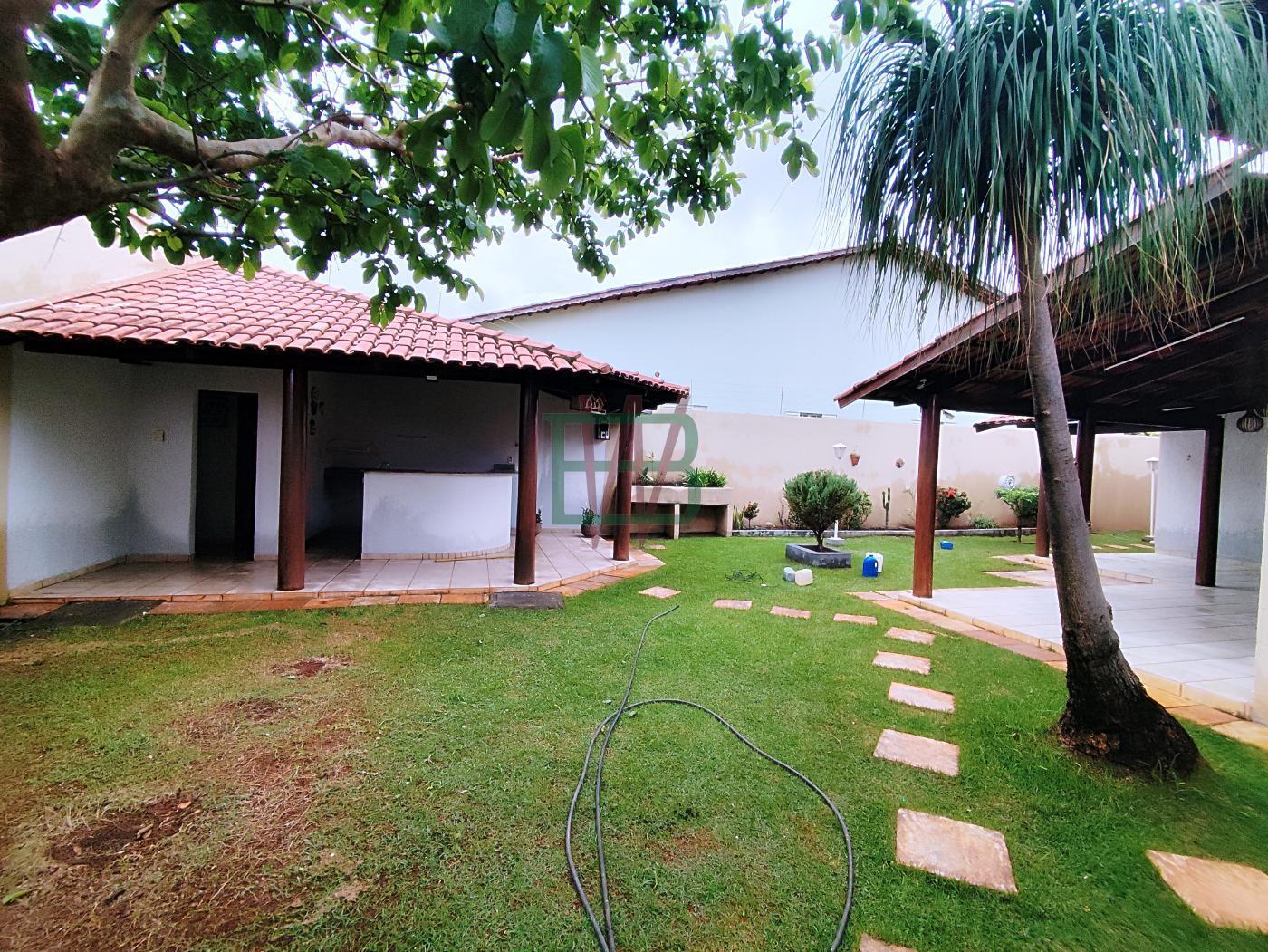 Casa à venda com 4 quartos, 600m² - Foto 12