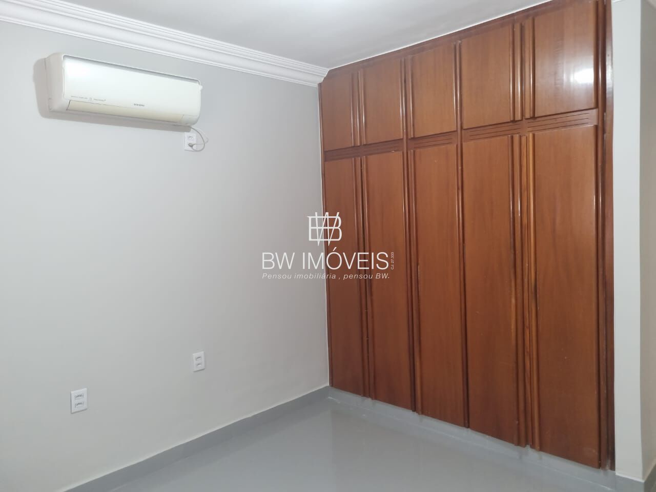 Casa, 3 quartos, 252 m² - Foto 4