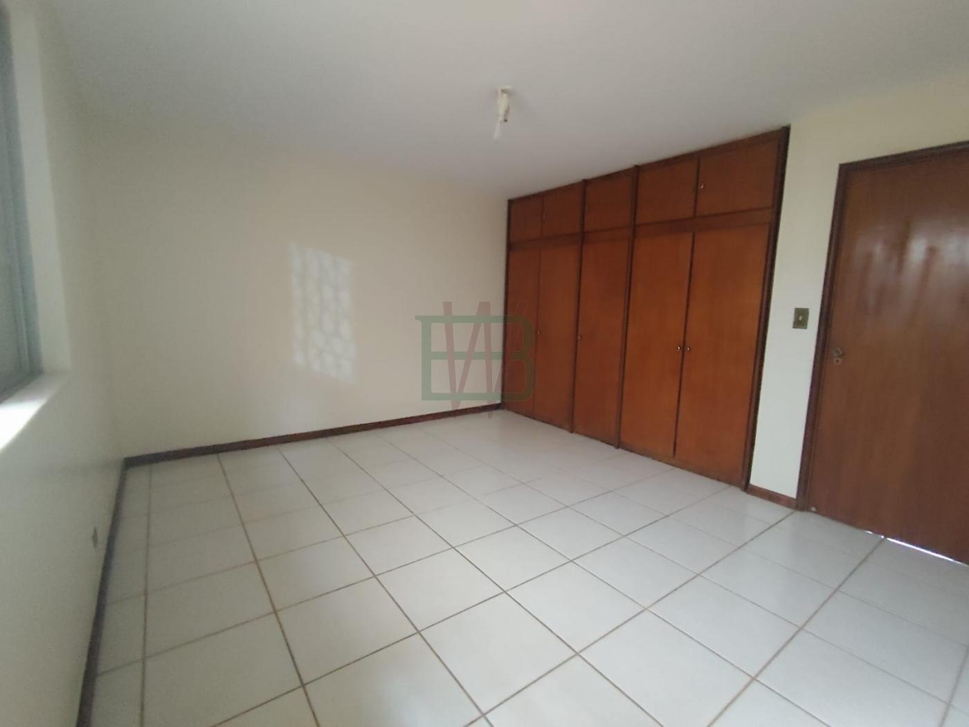 Casa à venda com 5 quartos, 345m² - Foto 11