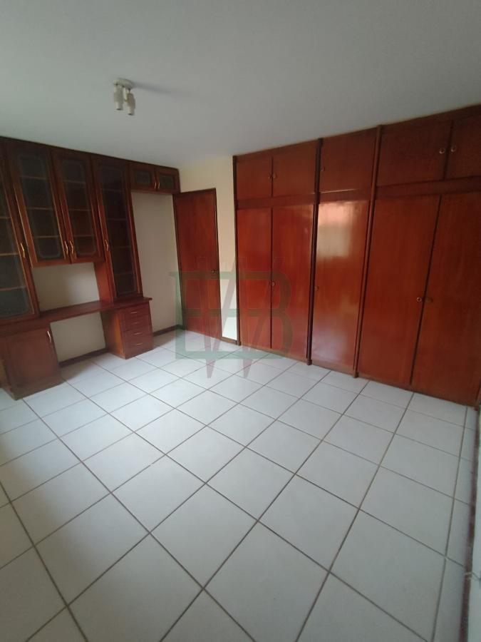 Casa à venda com 5 quartos, 345m² - Foto 17