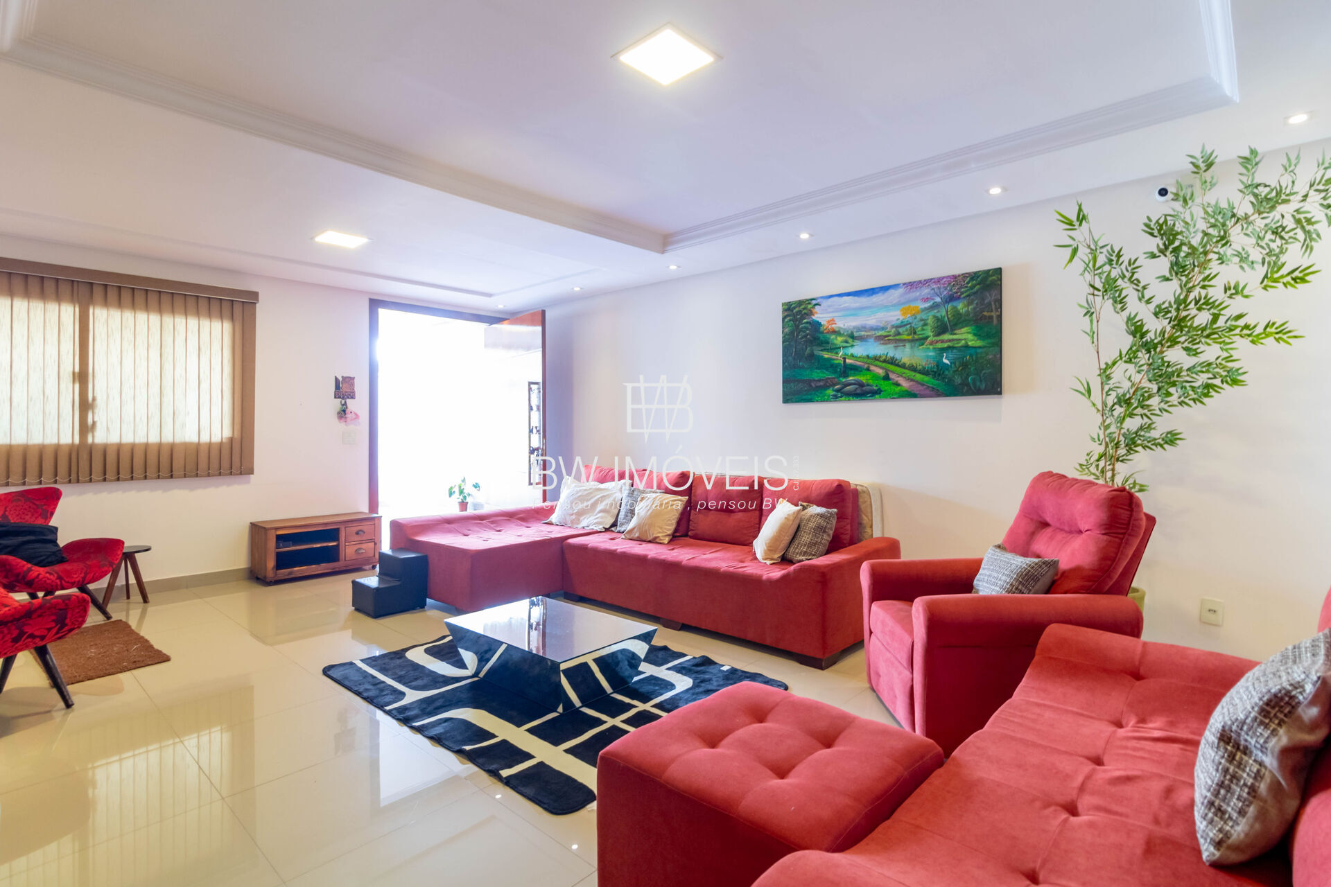 Sobrado à venda com 4 quartos, 155m² - Foto 1