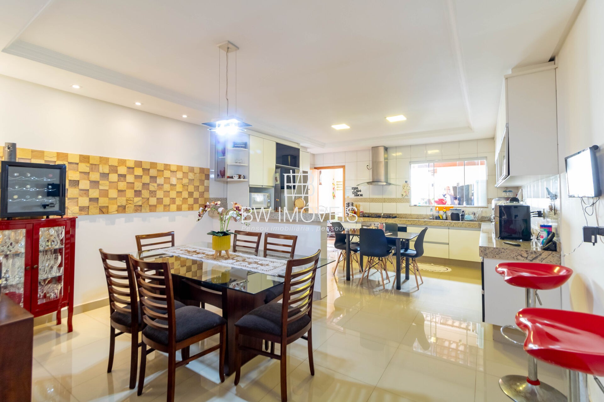 Sobrado à venda com 4 quartos, 155m² - Foto 2
