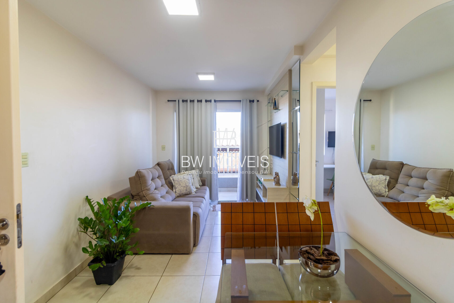 Apartamento à venda com 2 quartos, 60m² - Foto 1
