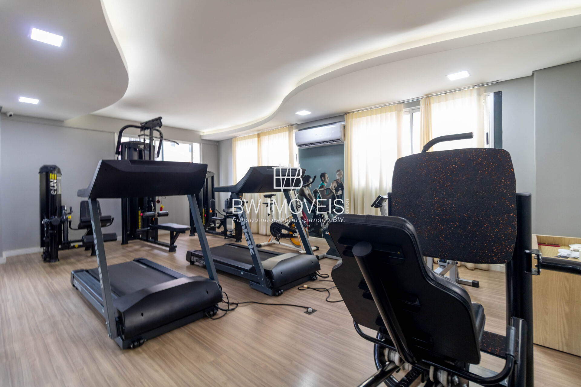 Apartamento à venda com 3 quartos, 94m² - Foto 3