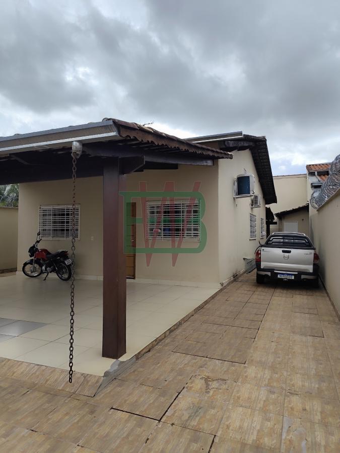 Casa à venda com 3 quartos, 300m² - Foto 3