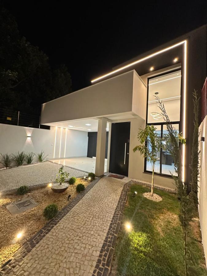 Casa à venda com 3 quartos, 199m² - Foto 1