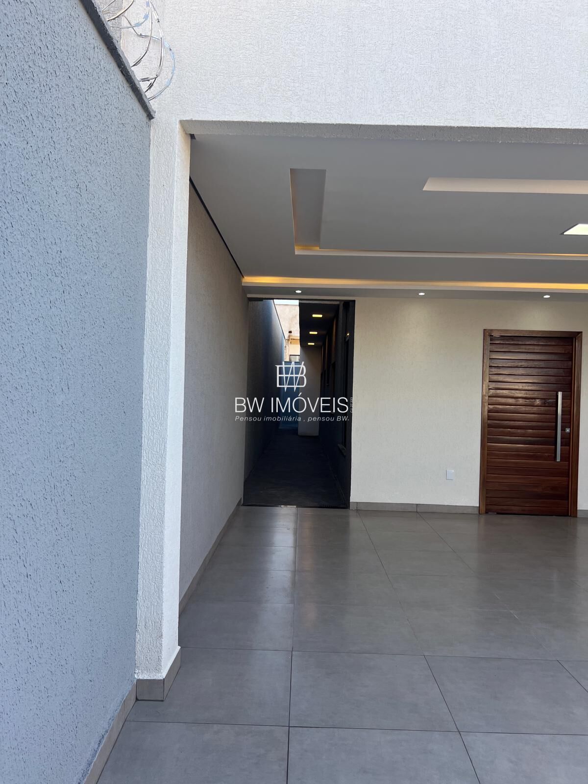 Casa à venda com 3 quartos, 130m² - Foto 2