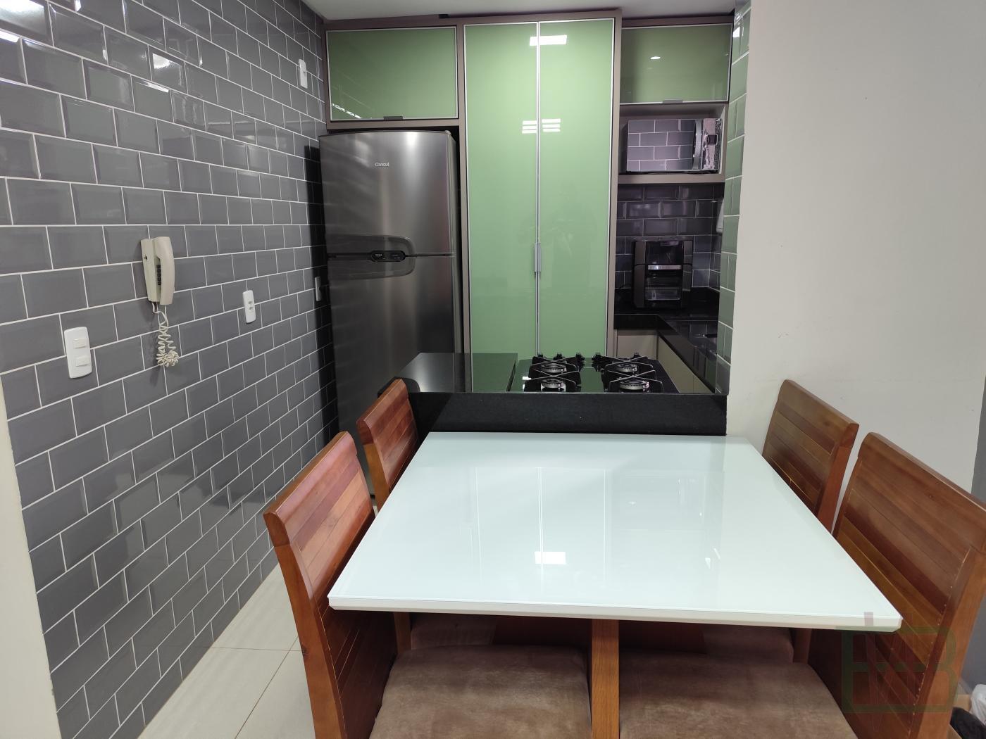 Apartamento à venda com 2 quartos, 70m² - Foto 18