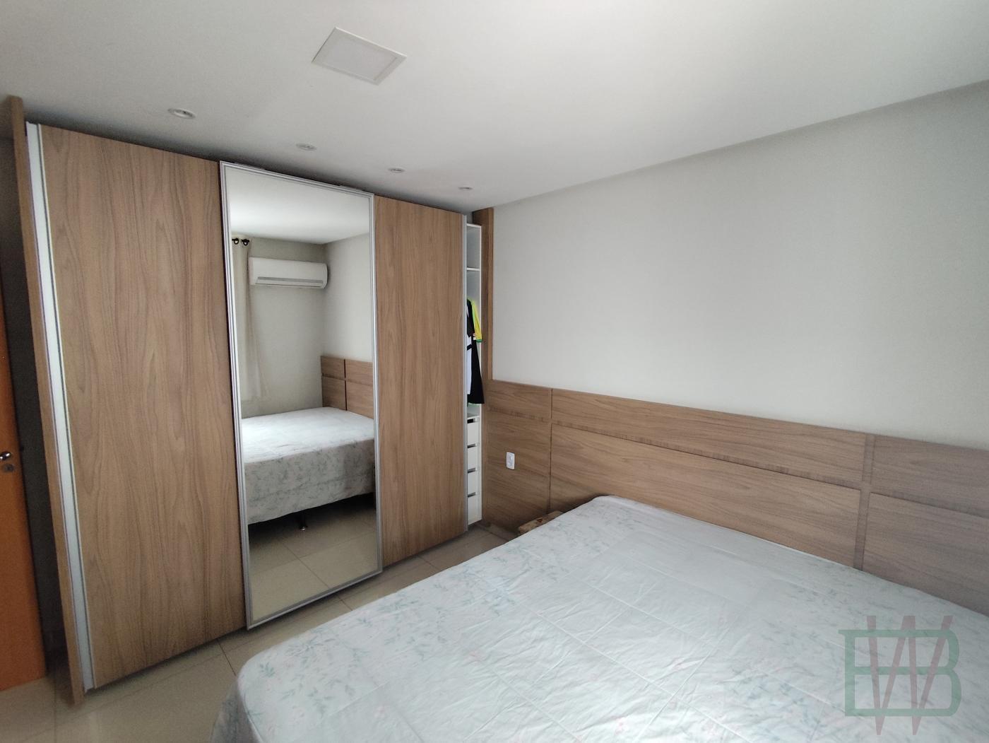 Apartamento à venda com 2 quartos, 70m² - Foto 2