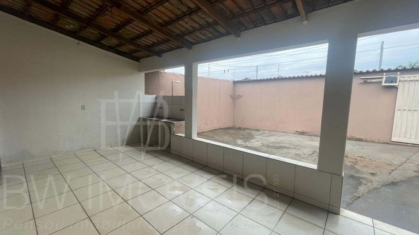 Casa à venda com 3 quartos, 180m² - Foto 2