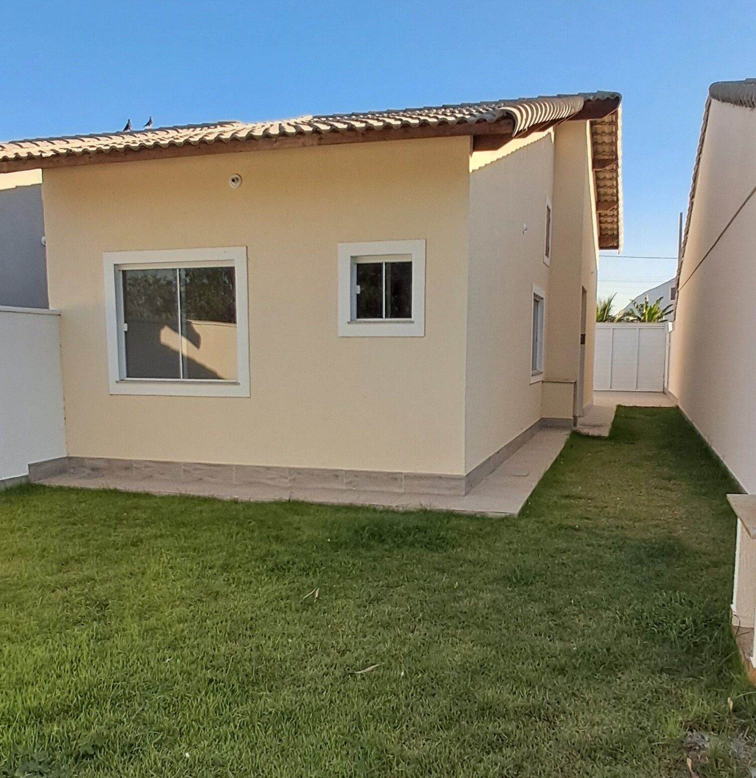 Casa à venda com 2 quartos, 69m² - Foto 2