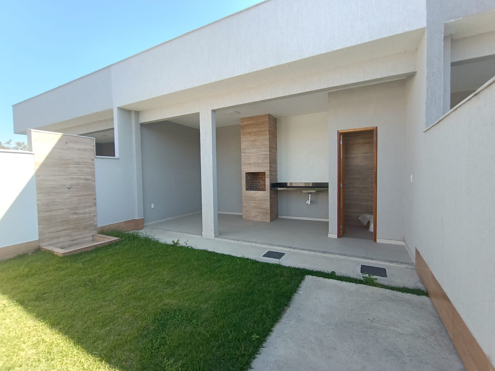 Casa à venda com 3 quartos, 100m² - Foto 4