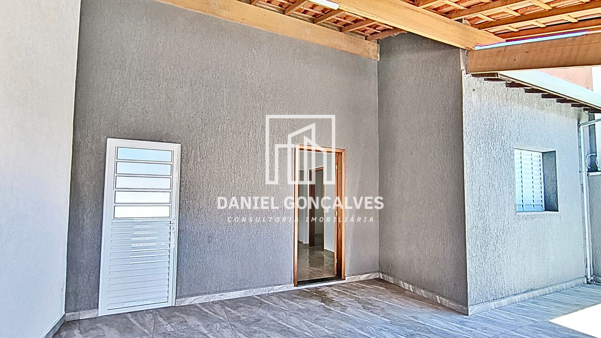 Casa à venda com 2 quartos, 104m² - Foto 2