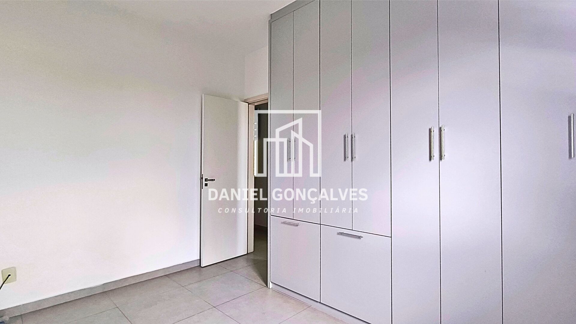 Apartamento à venda com 2 quartos, 67m² - Foto 17