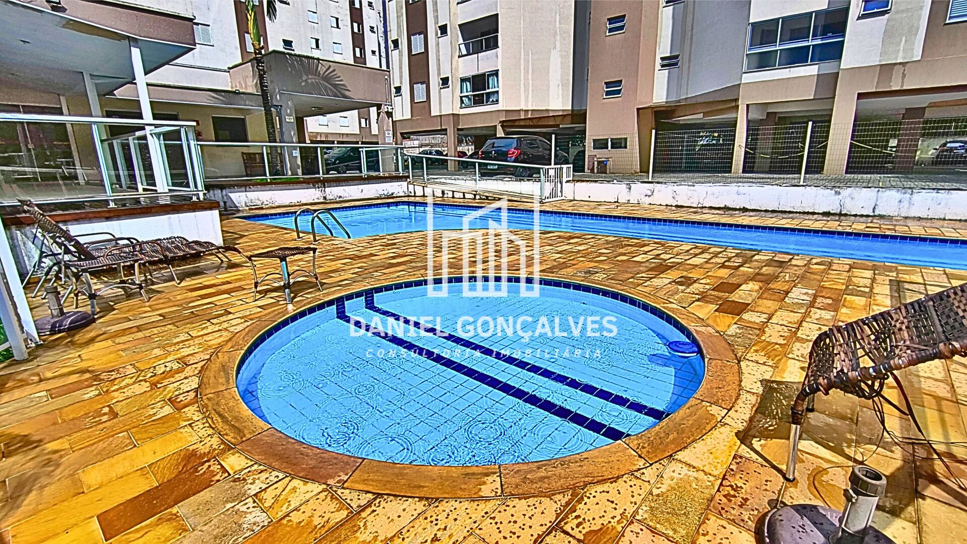 Apartamento à venda com 2 quartos, 67m² - Foto 4