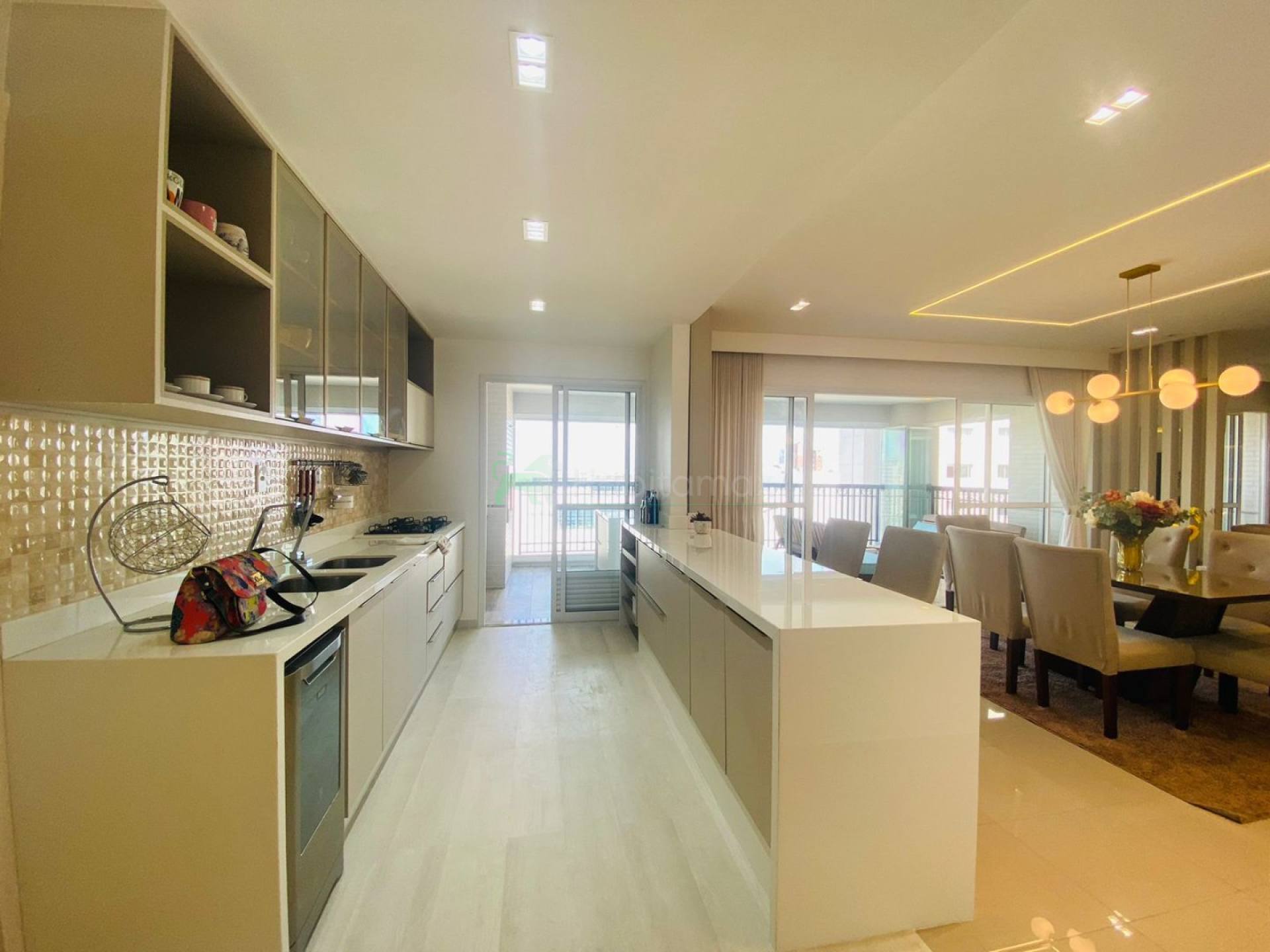Apartamento para alugar com 3 quartos, 169m² - Foto 5