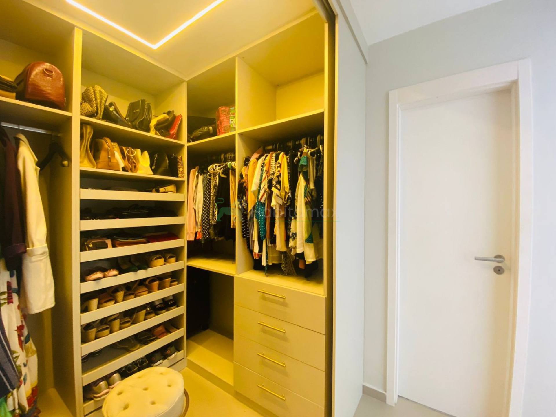 Apartamento para alugar com 3 quartos, 169m² - Foto 21