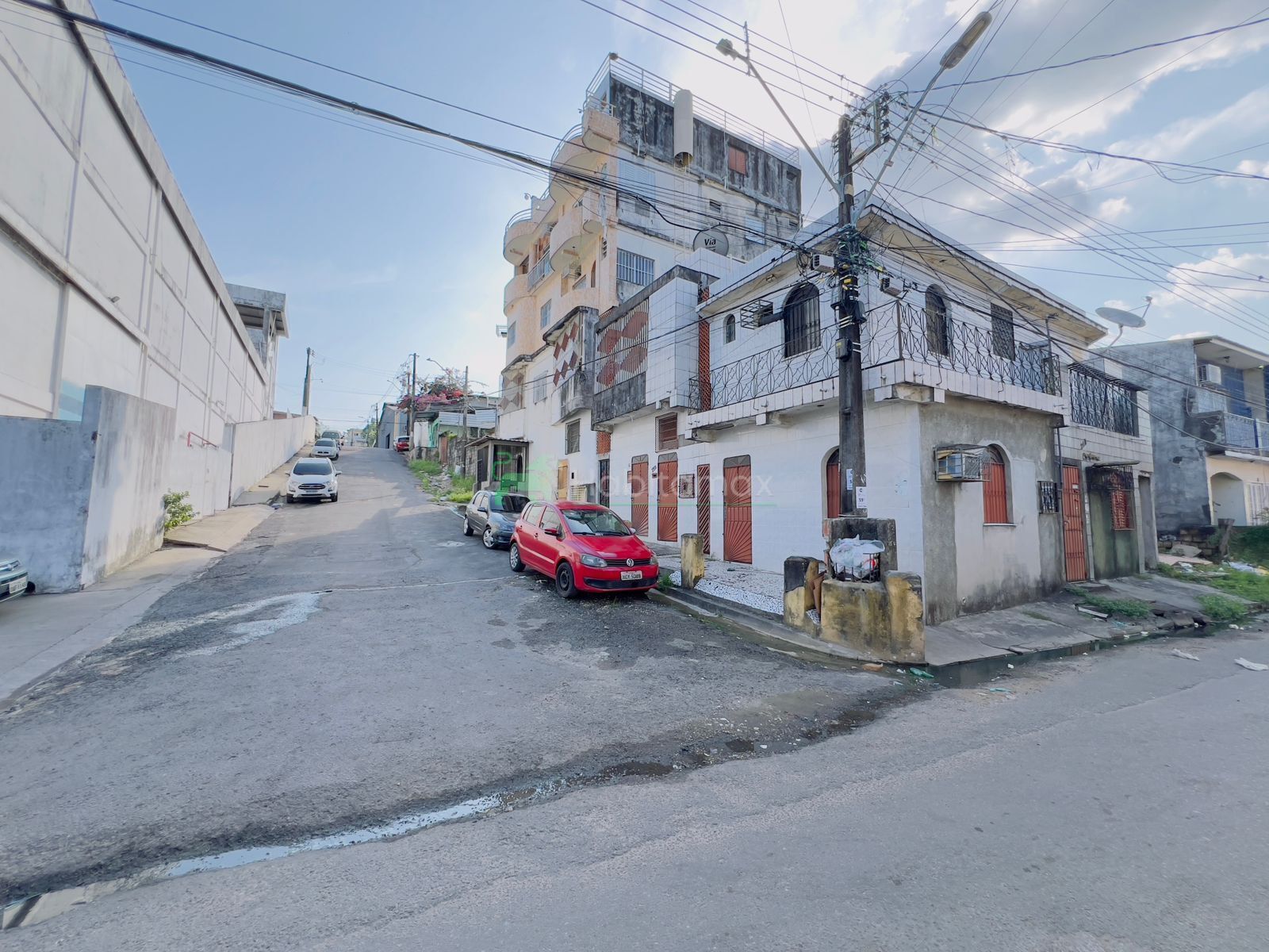 Casa à venda com 7 quartos, 200m² - Foto 4