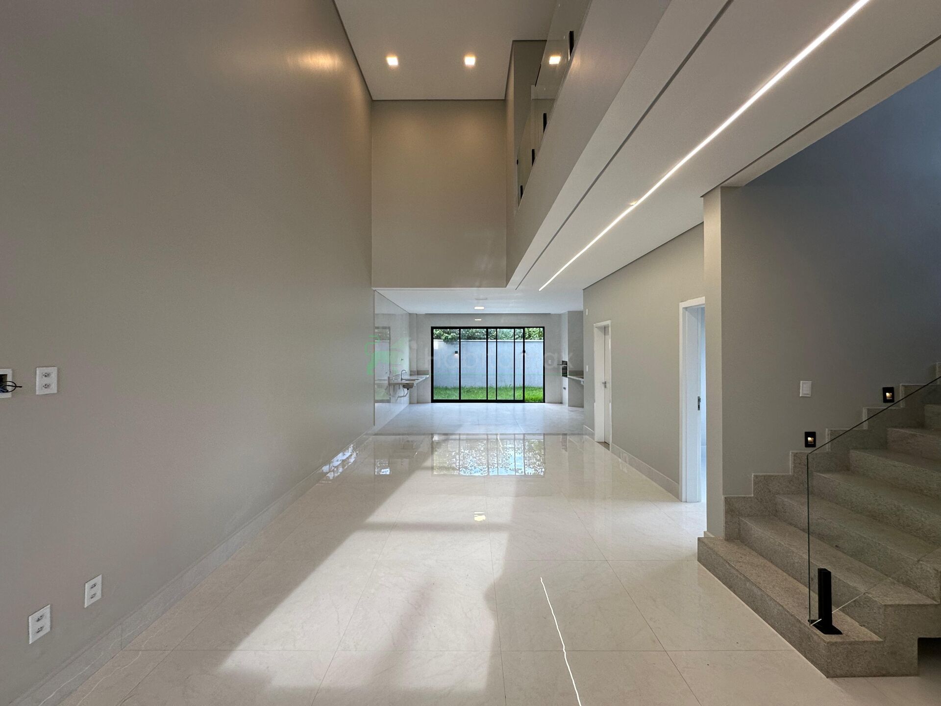 Casa à venda com 3 quartos, 240m² - Foto 16