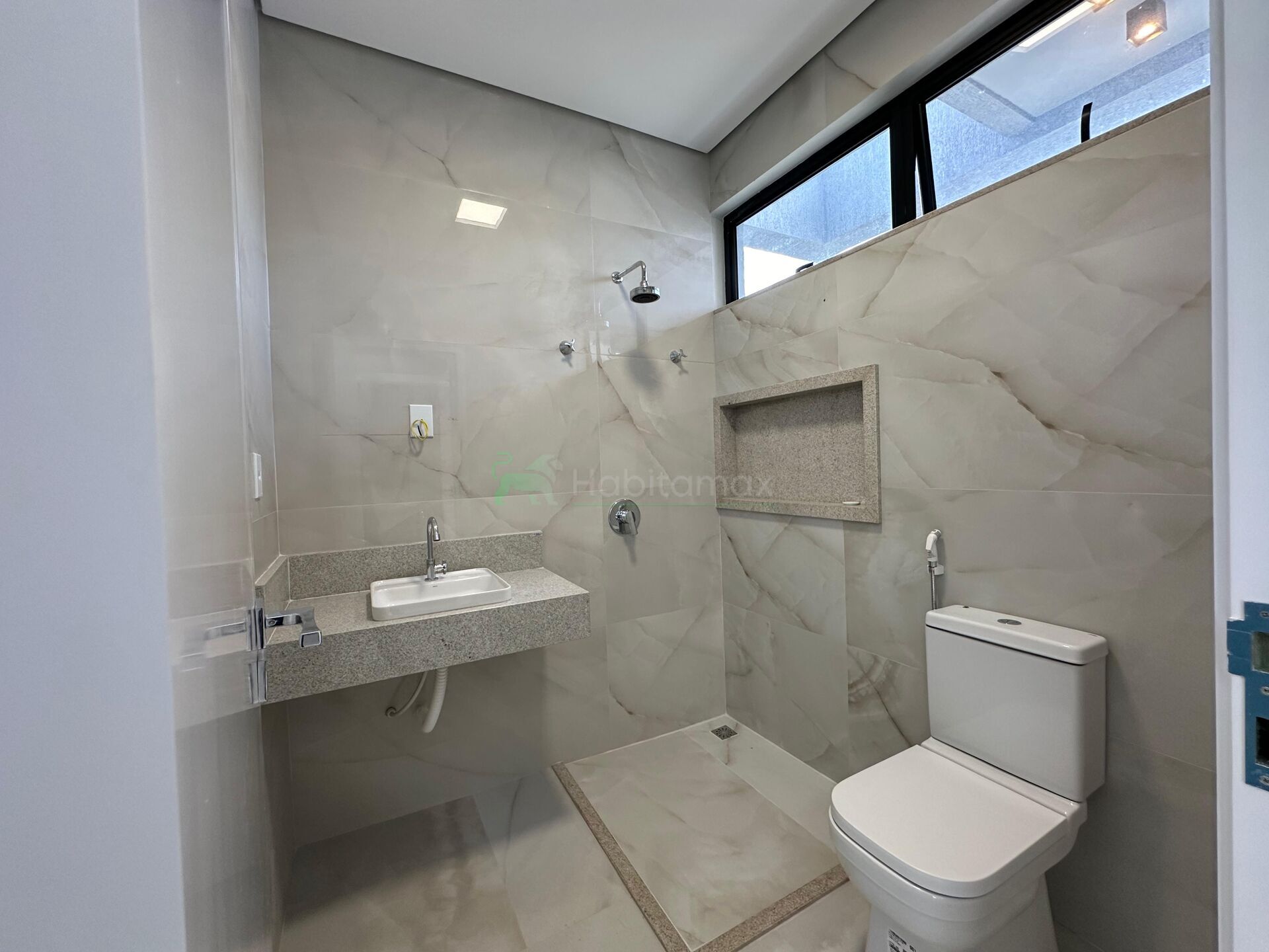 Casa à venda com 3 quartos, 240m² - Foto 12