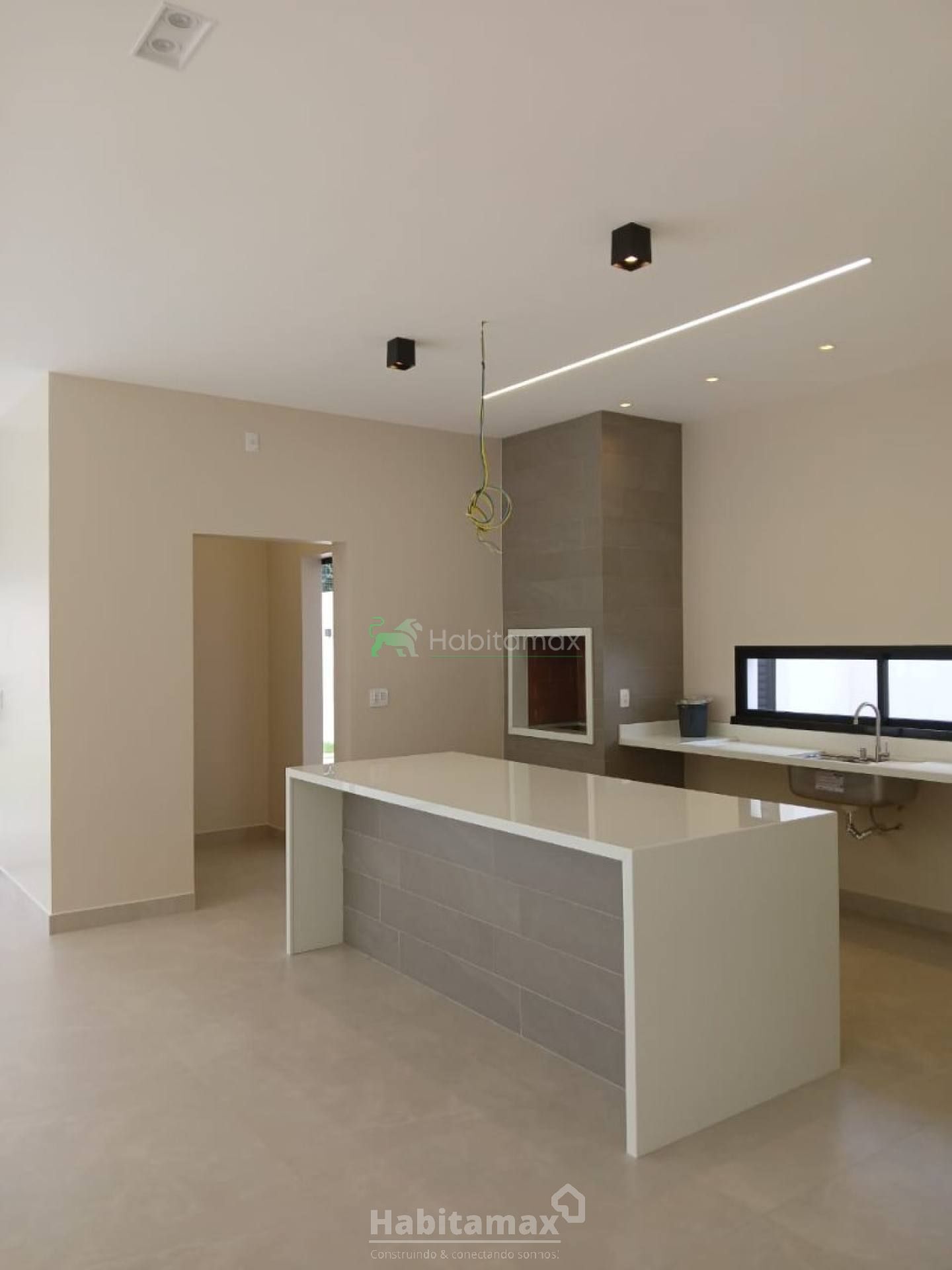 Casa à venda com 4 quartos, 311m² - Foto 4