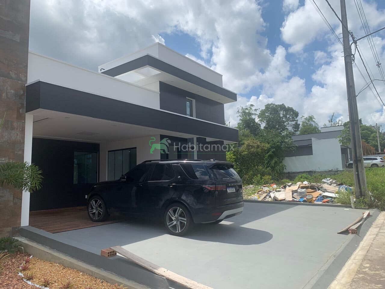 Casa à venda com 3 quartos, 185m² - Foto 1