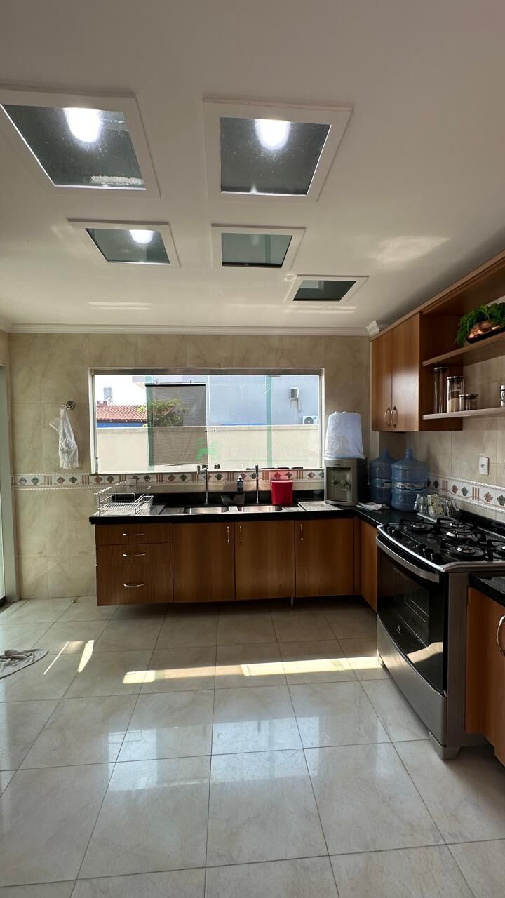 Casa, 3 quartos, 280 m² - Foto 9