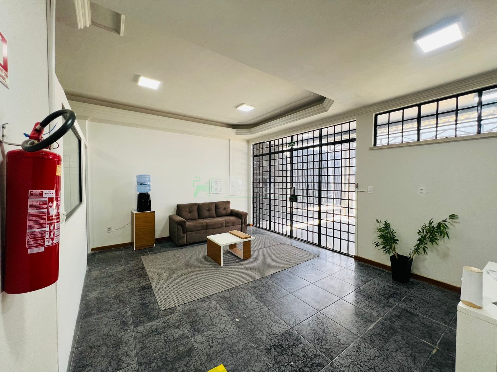 Loja-Salão para alugar com 6 quartos, 250m² - Foto 5