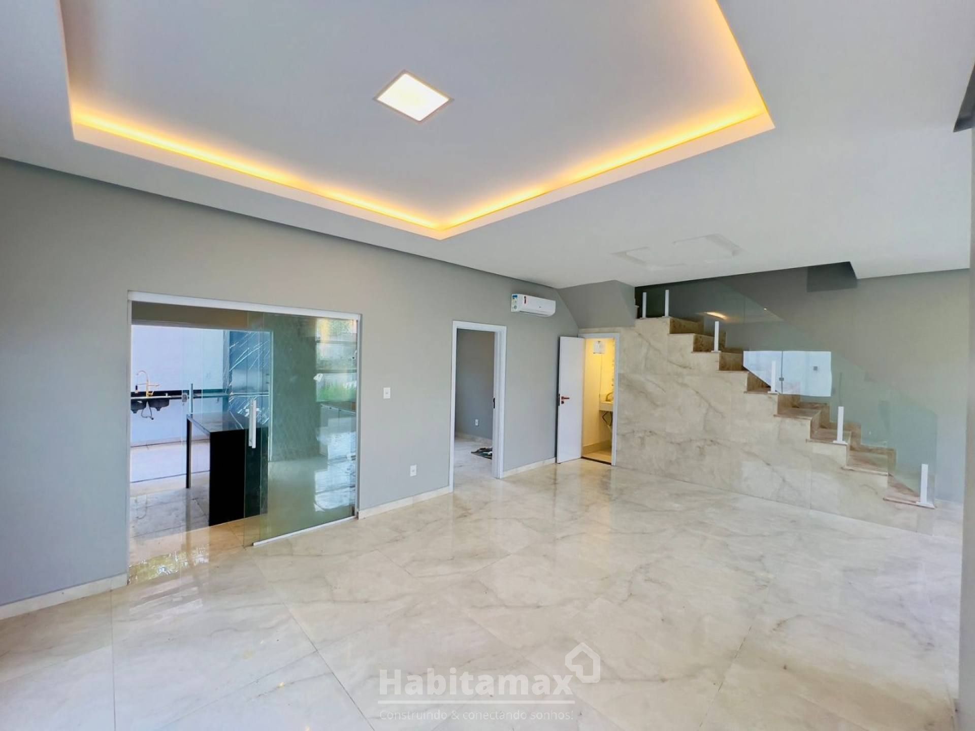 Casa de Condomínio à venda com 3 quartos, 251m² - Foto 3