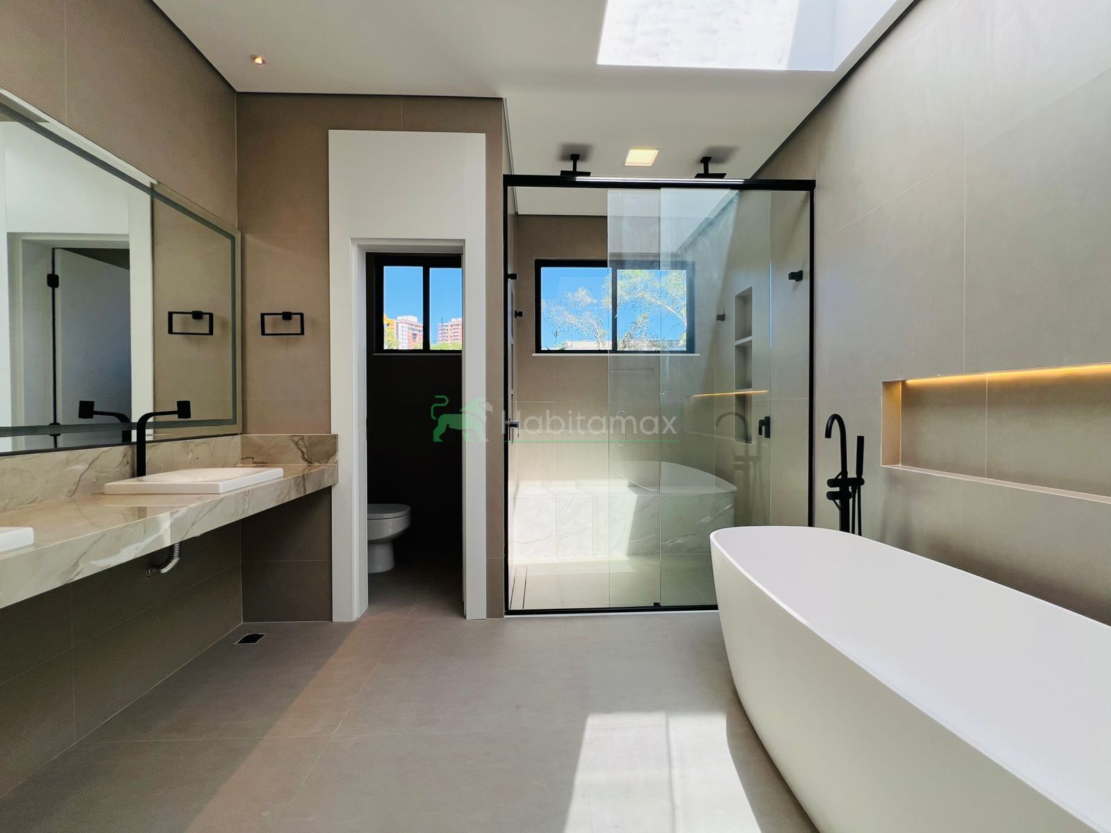 Casa à venda com 4 quartos, 300m² - Foto 15