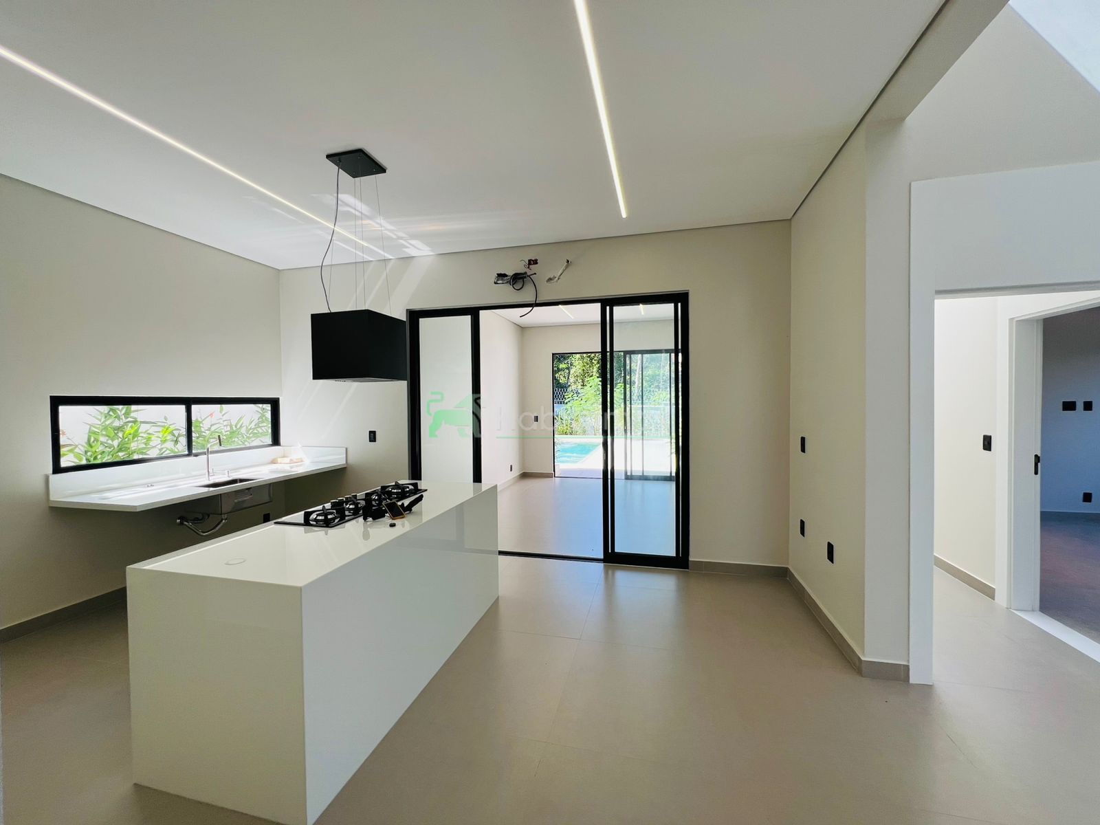 Casa à venda com 4 quartos, 300m² - Foto 20
