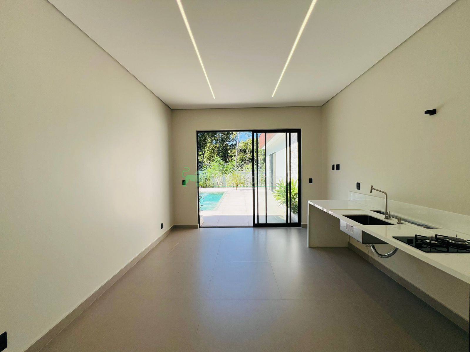 Casa à venda com 4 quartos, 300m² - Foto 22