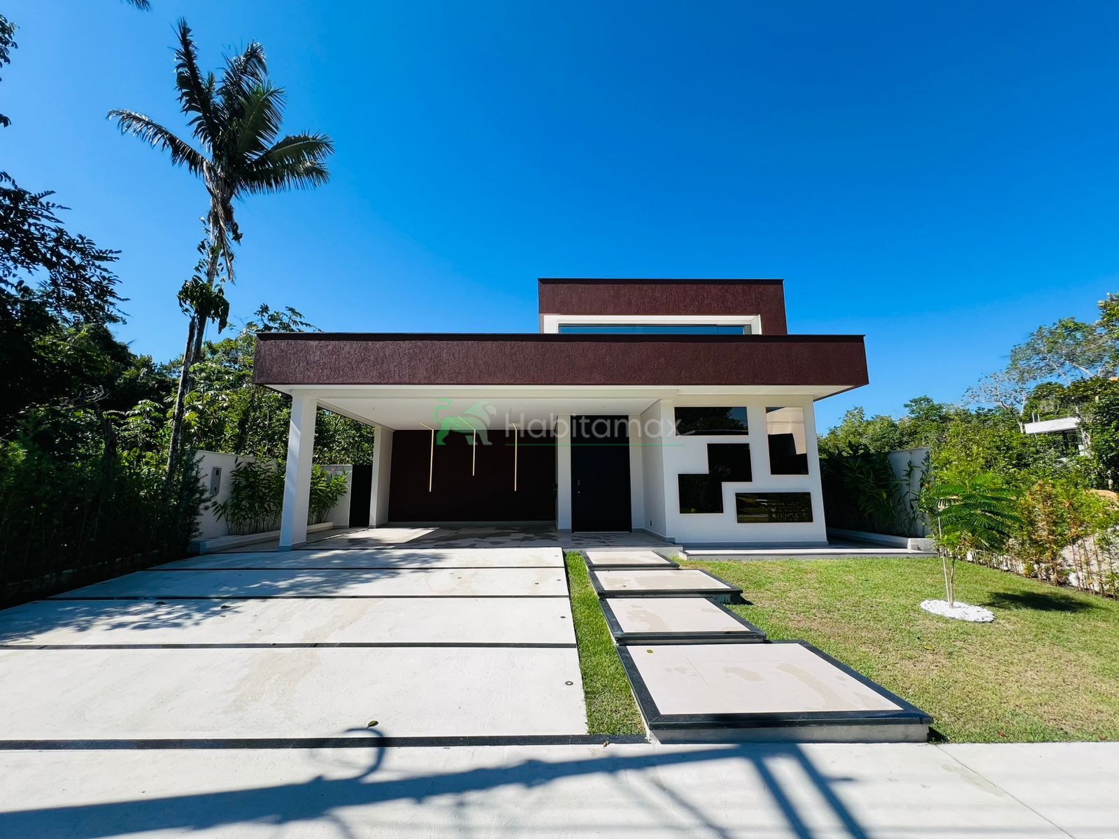 Casa à venda com 4 quartos, 300m² - Foto 1