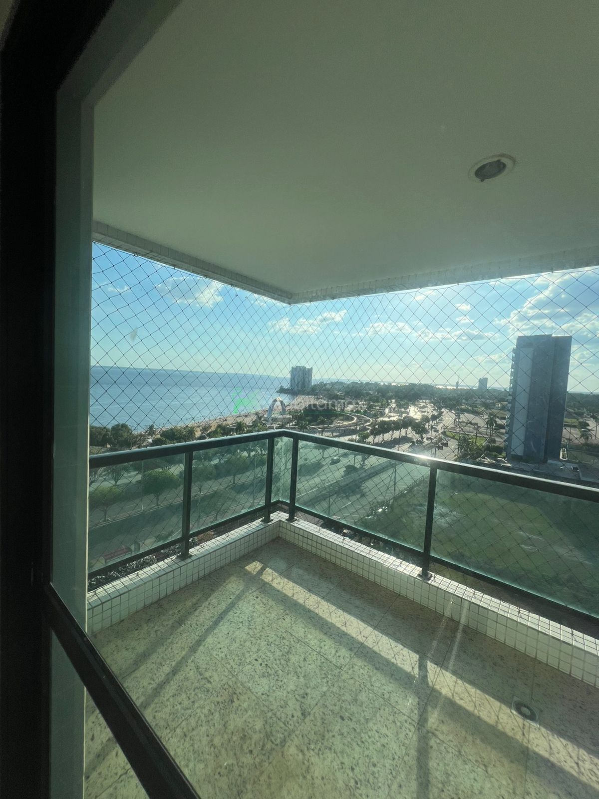 Apartamento para alugar com 3 quartos, 175m² - Foto 2