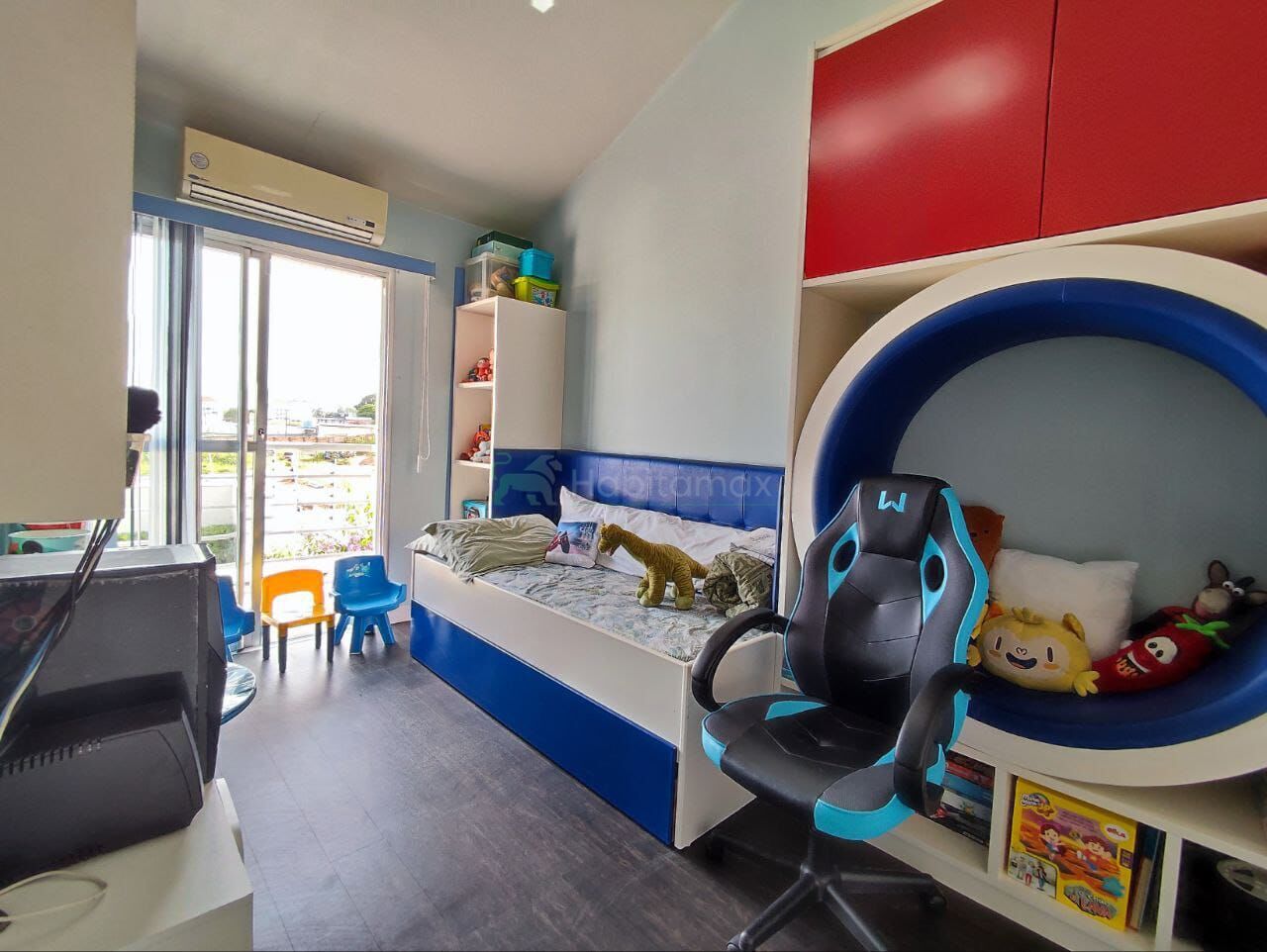 Casa à venda com 3 quartos, 220m² - Foto 2