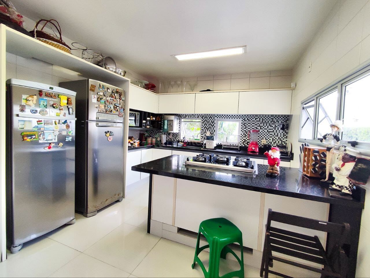 Casa à venda com 3 quartos, 220m² - Foto 10