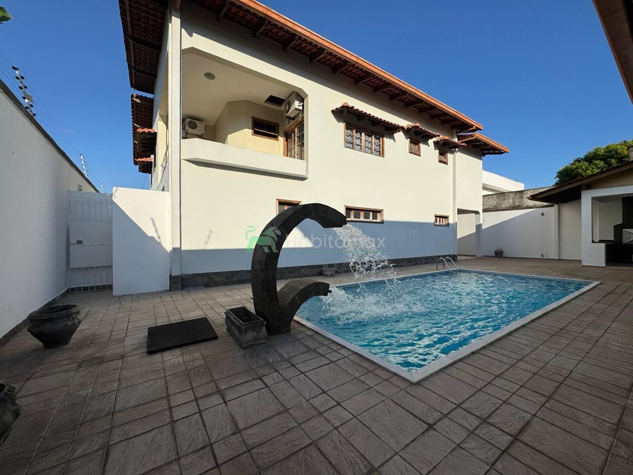Casa à venda com 3 quartos, 587m² - Foto 1