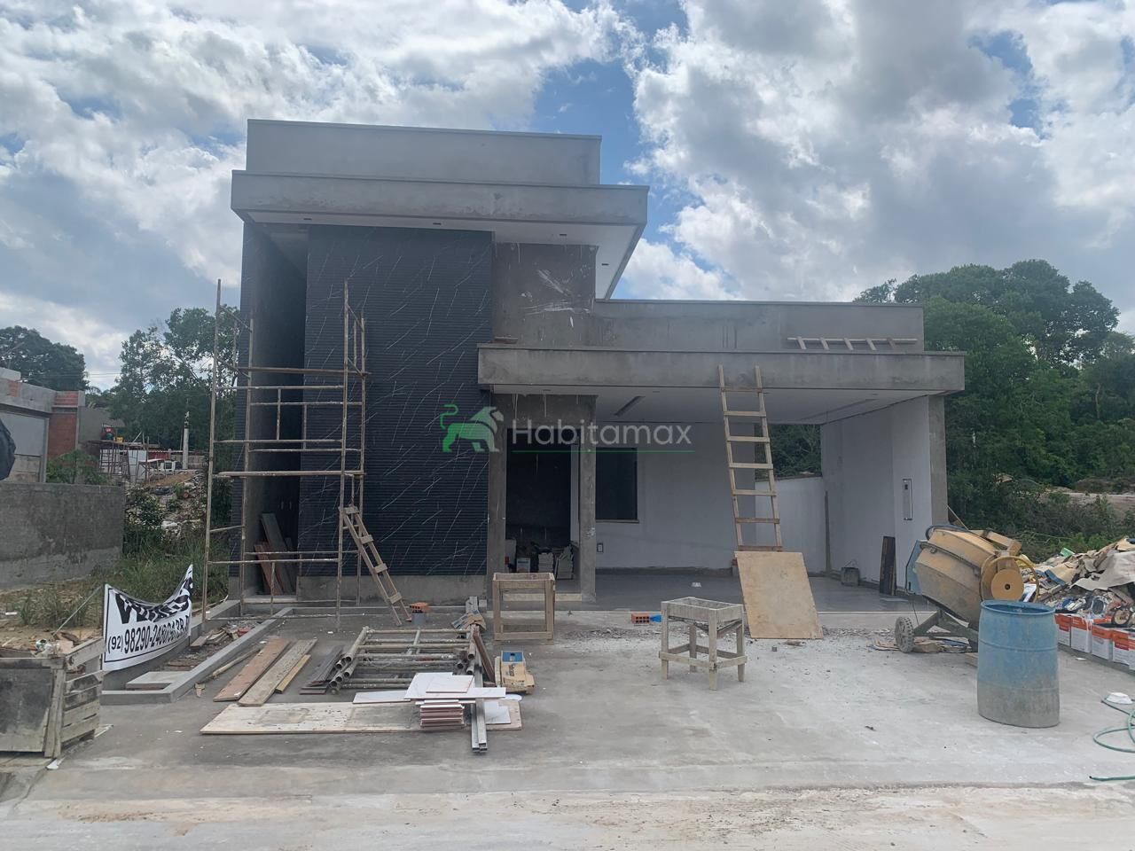 Casa à venda com 3 quartos, 185m² - Foto 1