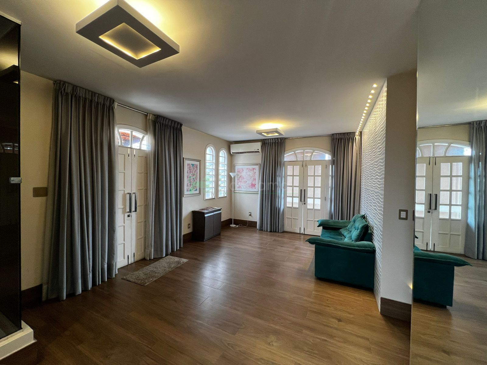 Casa à venda com 4 quartos, 600m² - Foto 8