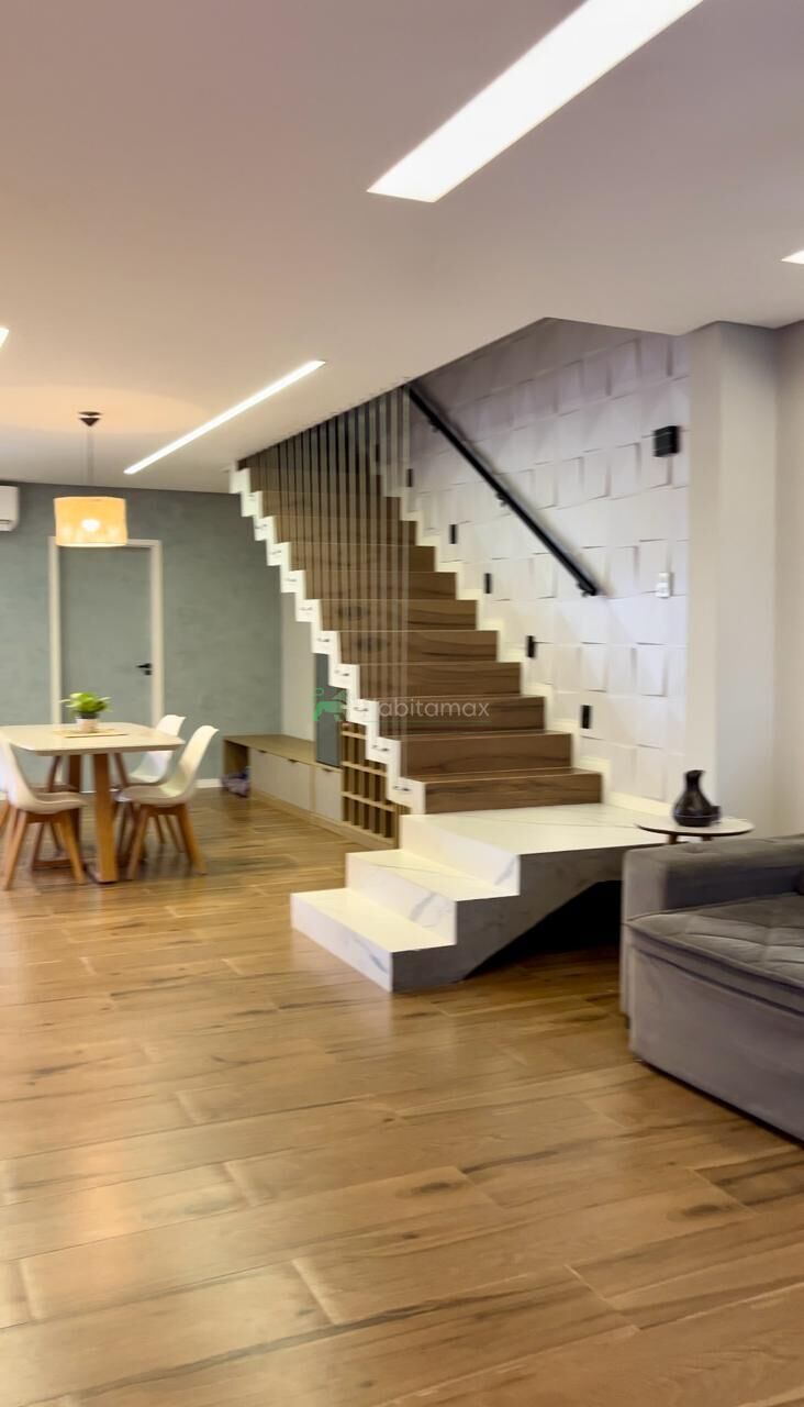 Casa, 4 quartos, 234 m² - Foto 2