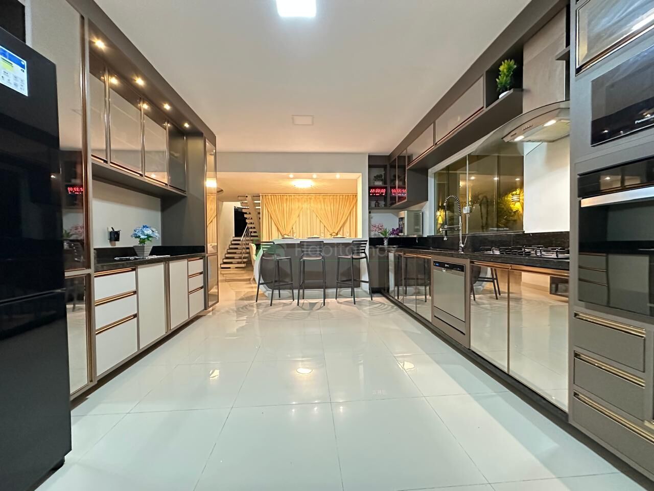 Casa à venda com 3 quartos, 295m² - Foto 14