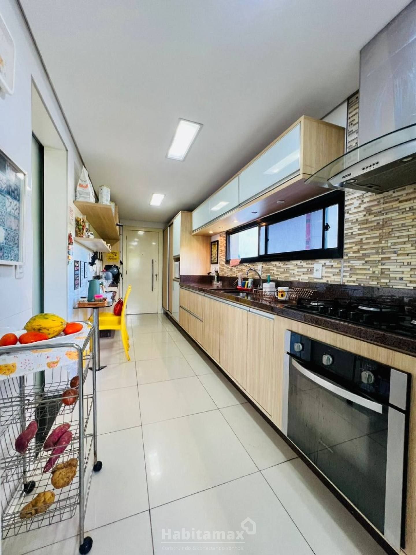 Apartamento à venda com 3 quartos, 168m² - Foto 7