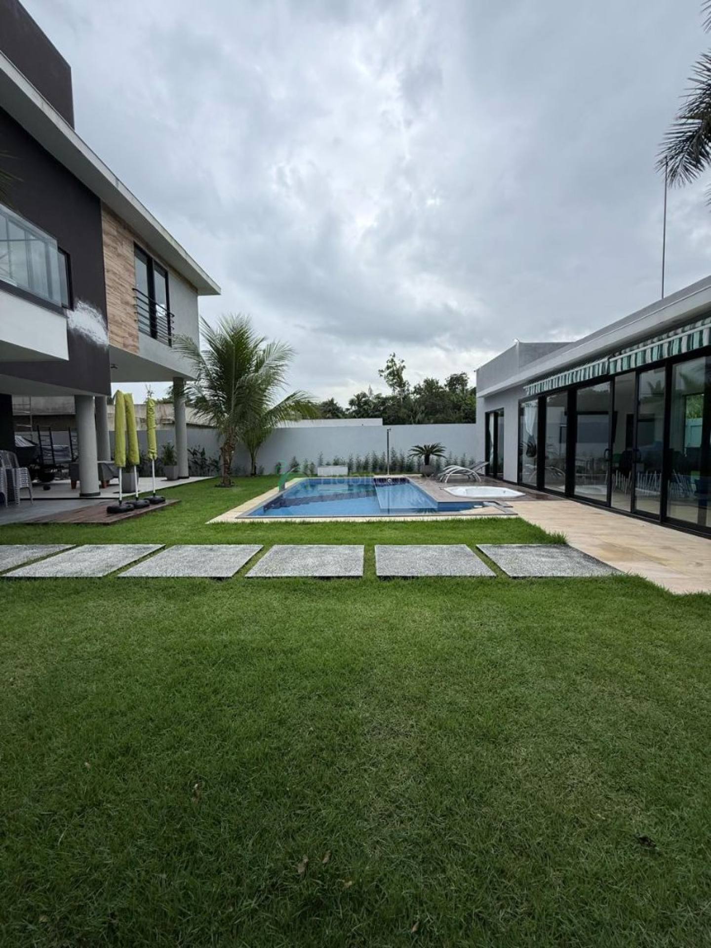 Casa à venda com 4 quartos, 526m² - Foto 4