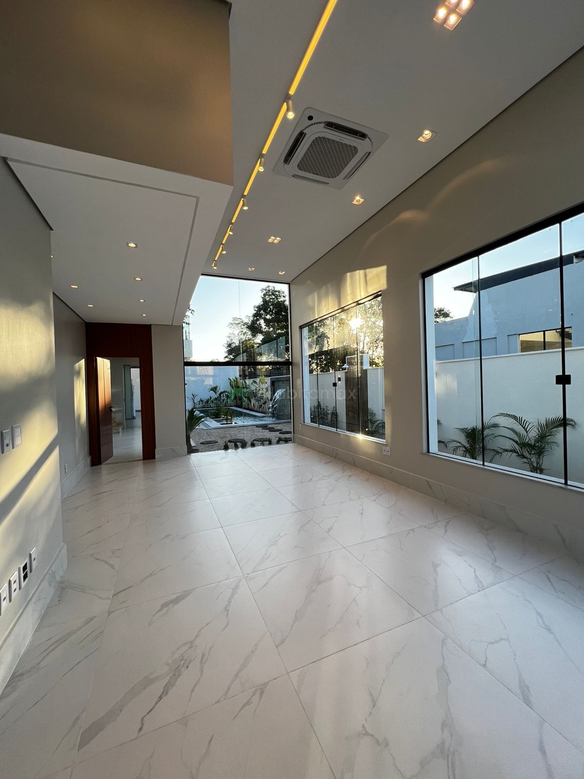 Casa à venda com 4 quartos, 360m² - Foto 14