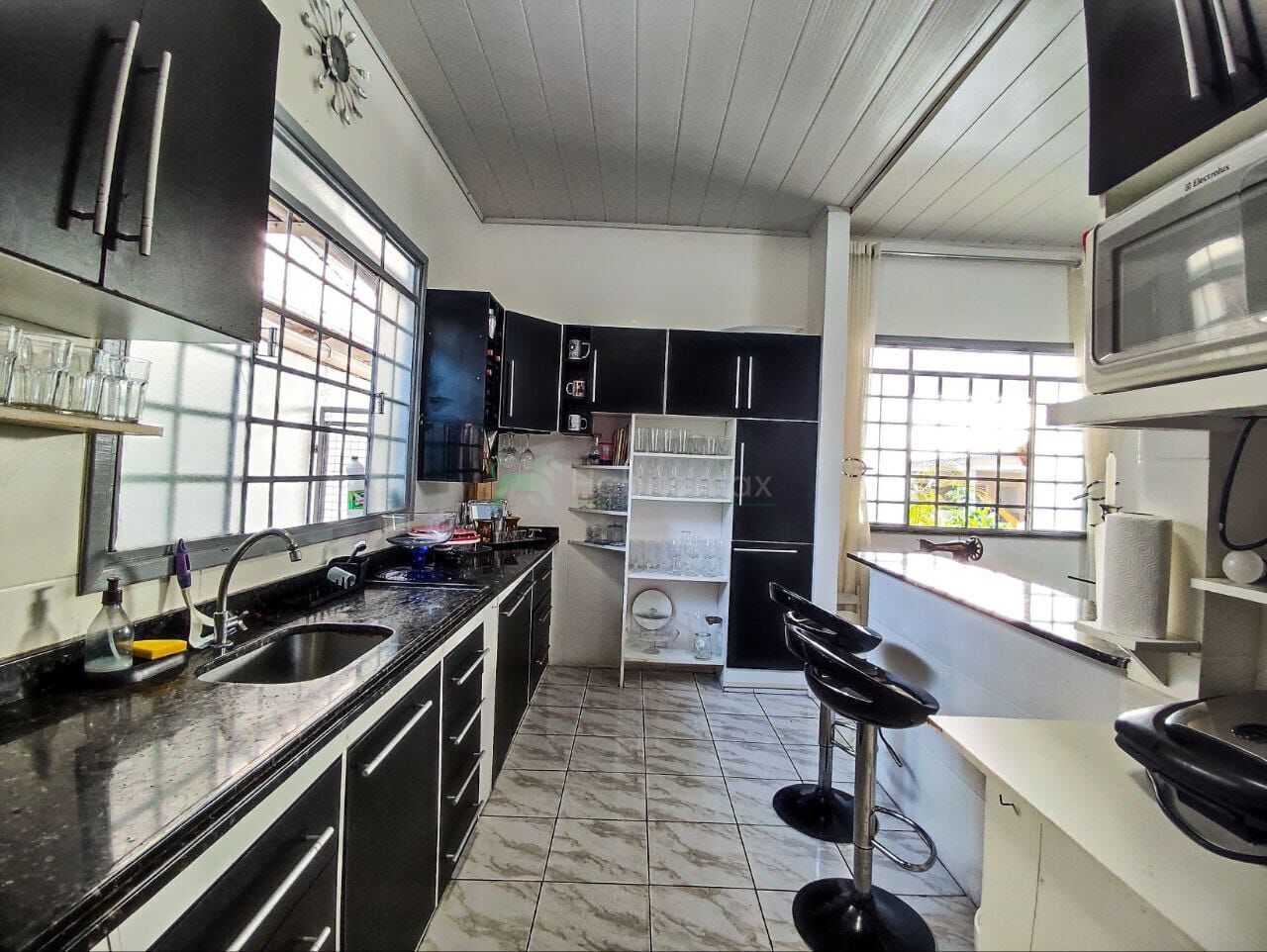 Casa à venda com 4 quartos, 287m² - Foto 4