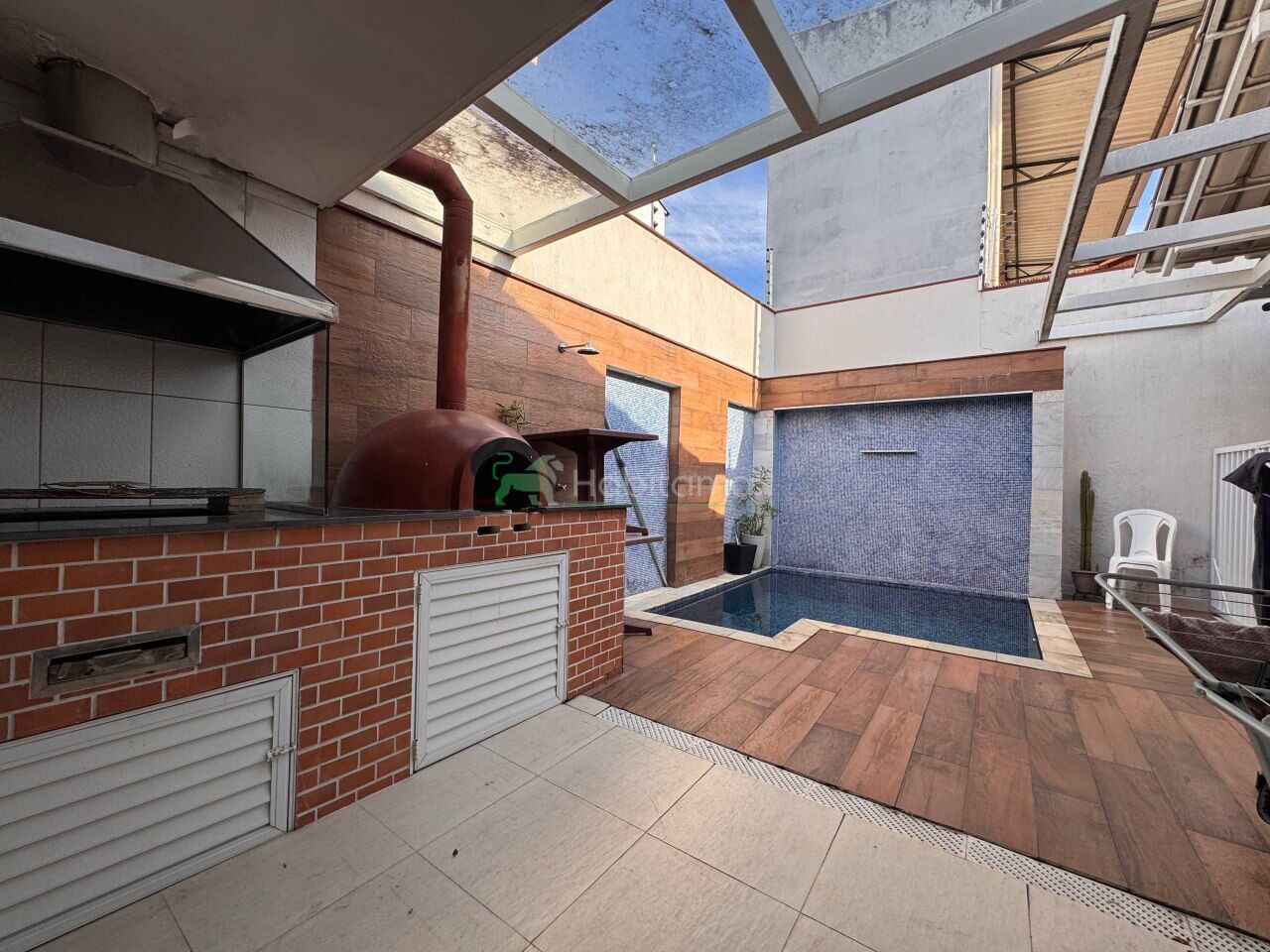 Casa à venda com 3 quartos, 314m² - Foto 4
