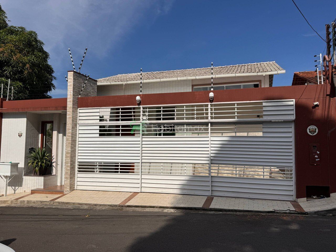 Casa à venda com 3 quartos, 314m² - Foto 2