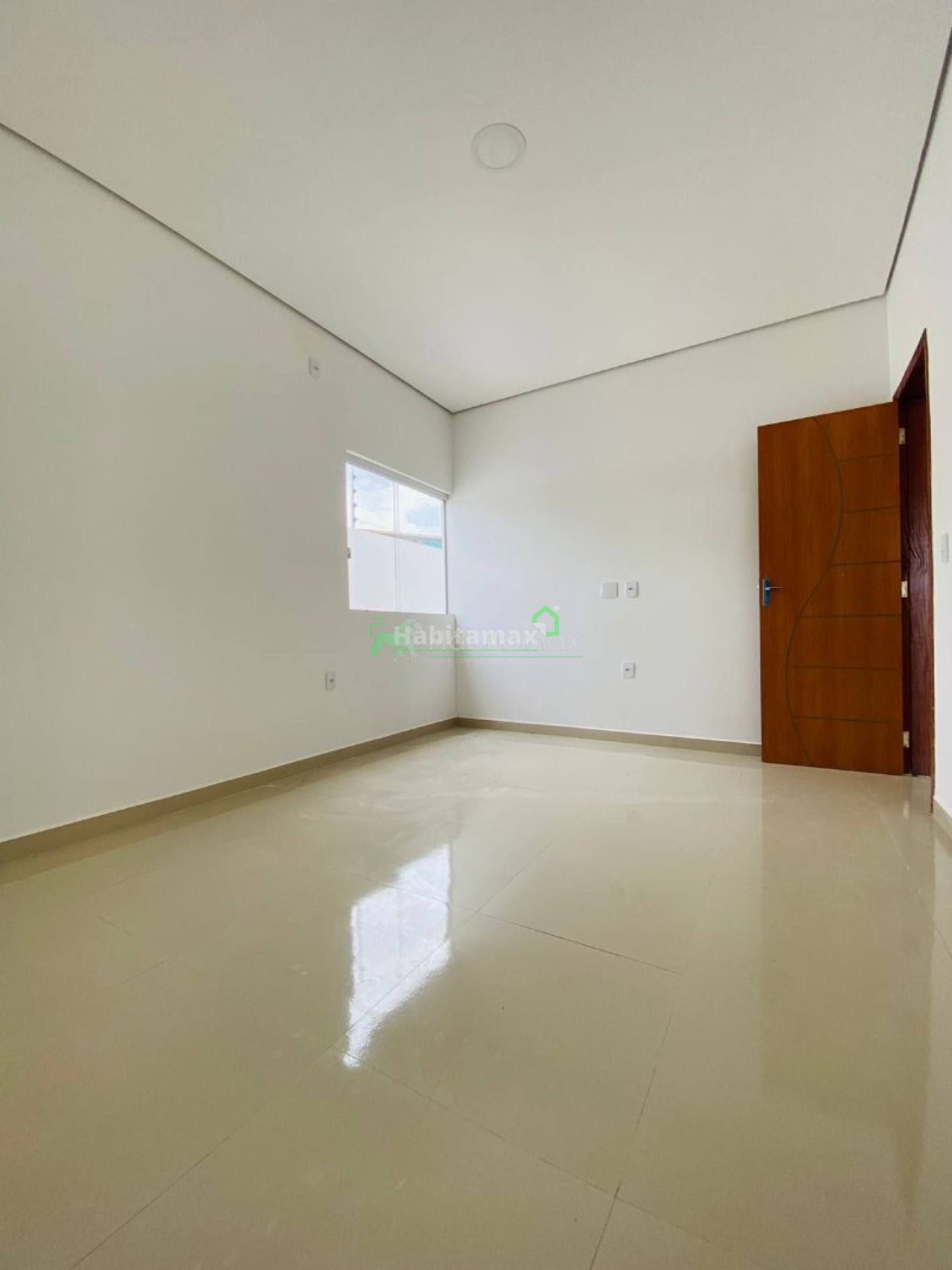 Casa à venda com 3 quartos, 90m² - Foto 2
