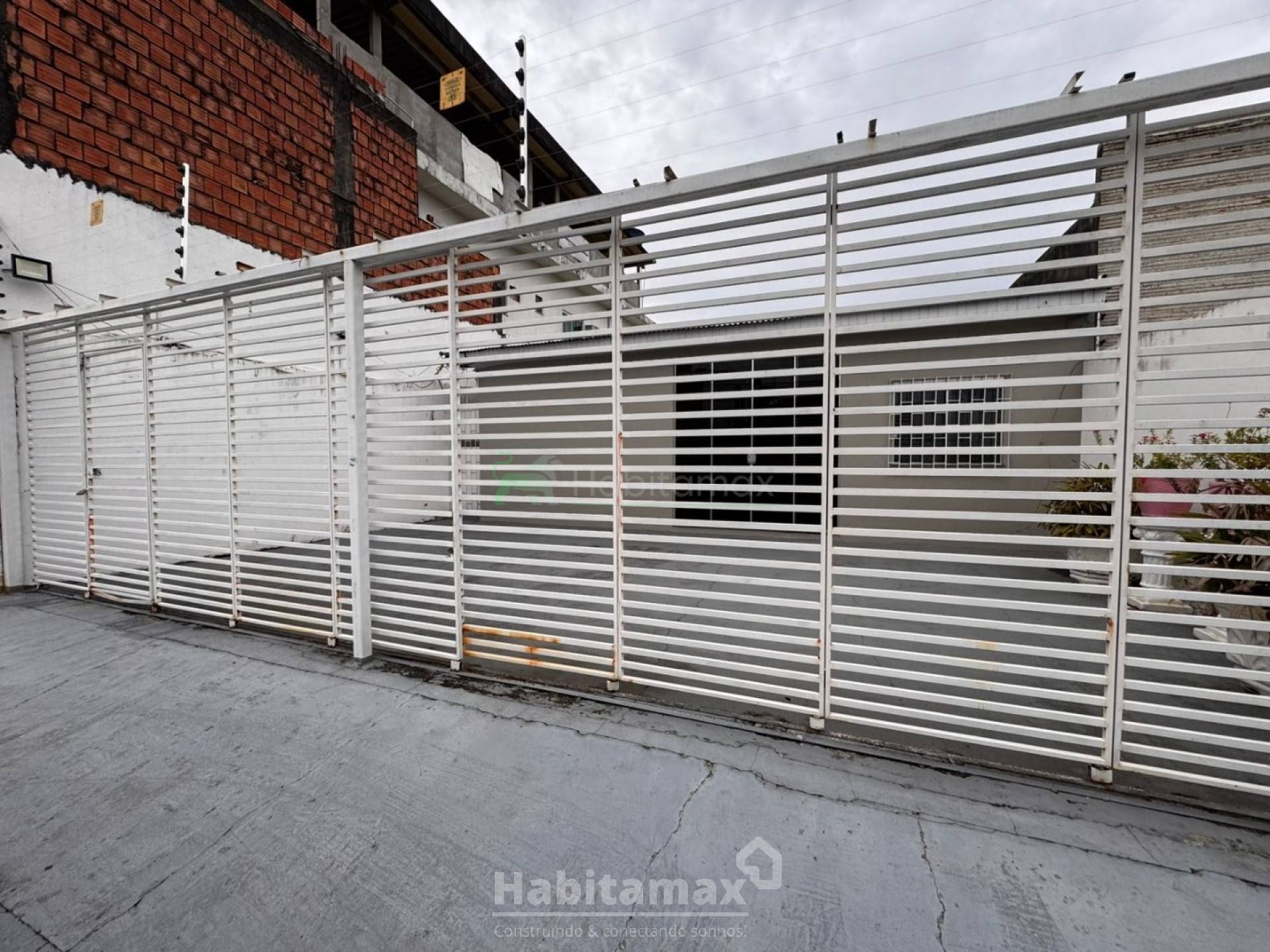 Depósito-Galpão-Armazém à venda com 2 quartos, 250m² - Foto 1